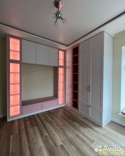 Шкафы распашные