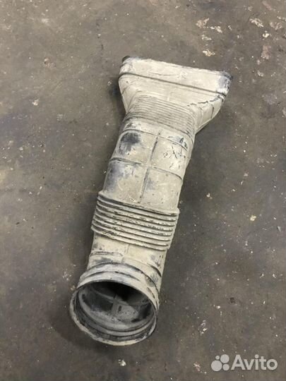 Патрубок Volkswagen Passat (B4) 1994-1996