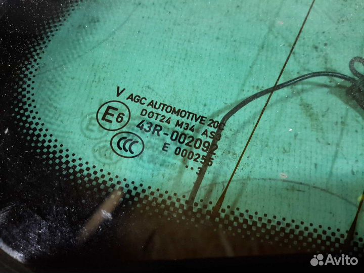 Форточка задняя правая Volkswagen Touareg 2