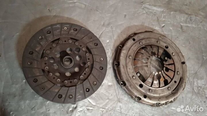 Диск сцепления Volkswagen Bora 2001