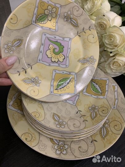 Набор тарелок и тортовница