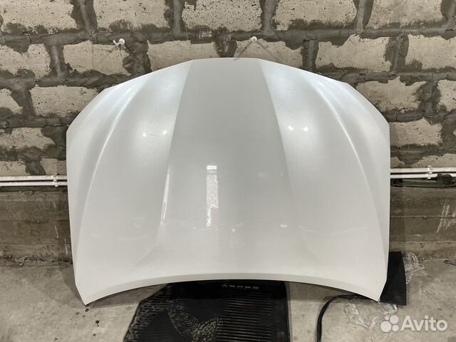 Капот белый жемчуг Toyota camry v70
