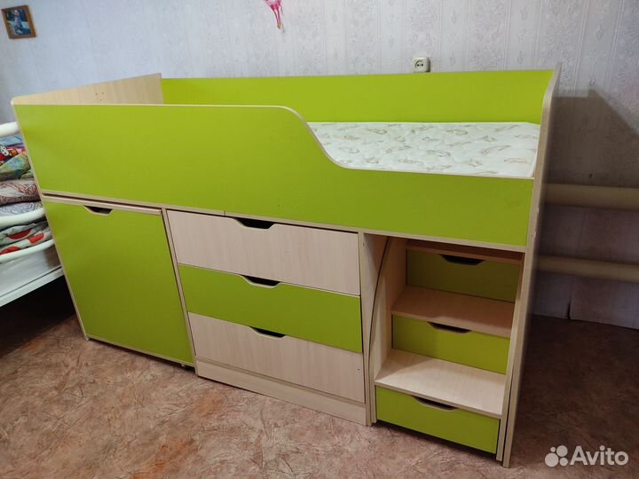 Детская кроватка