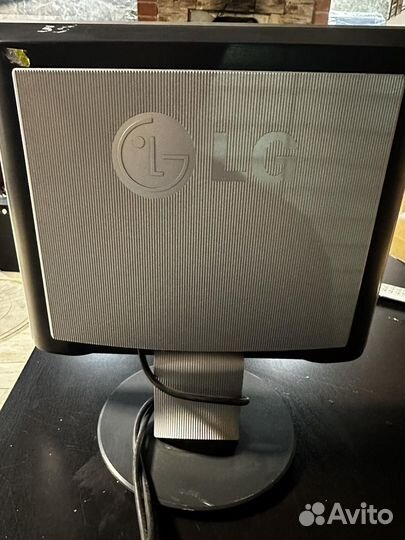 Мониторы 17 и 19