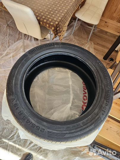 Continental ContiSportContact 5 SUV ContiSeal 255/45 R19 100V