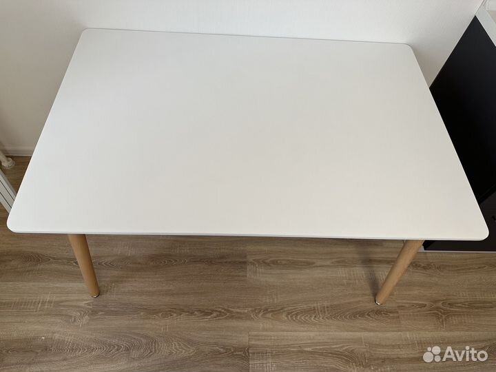 Стол обеденный