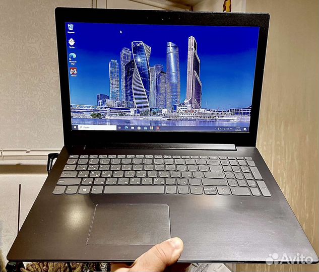 Lenovo 330 15IKB, i3-7020, MX150, 8Gb, SSD256