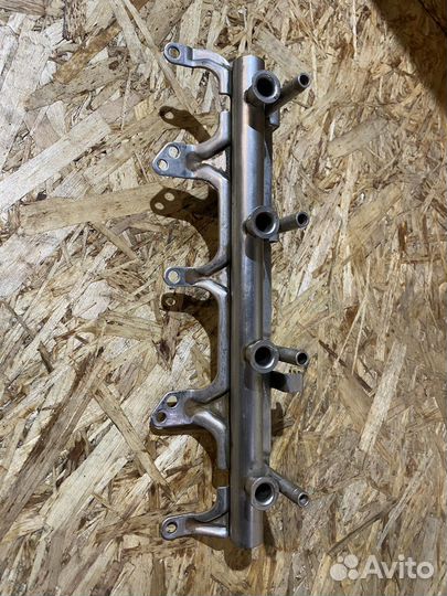 Топливная рампа 1.8 2.0 TSI VW Passat B6 05-10