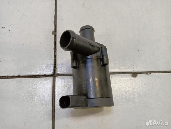 Насос водяной дополнительный Volkswagen Tiguan 5N1