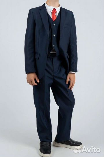 Школьный костюм для мальчика 140 новый