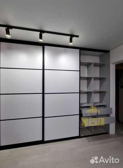 Шкаф купе угловой