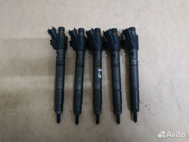 Вольво XC70 XC60 форсунка топливная D5204T2 T3