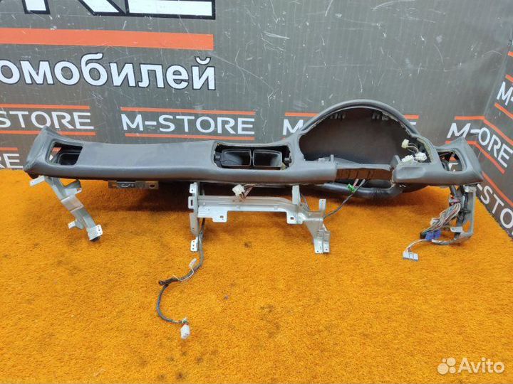 Панель приборов (торпедо) Subaru Impreza