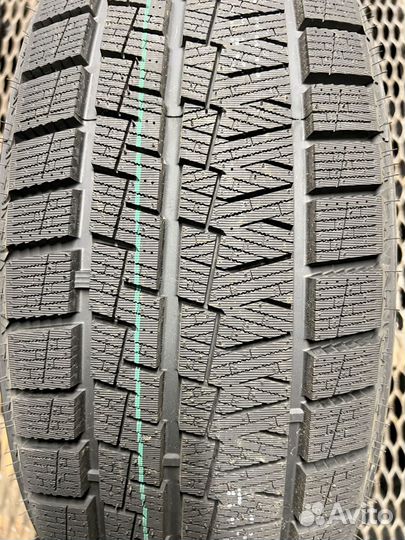 Kapsen SnowShoes AW33 245/50 R18 94H