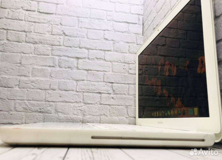 Apple MacBook mid 2010 5gb/250hdd