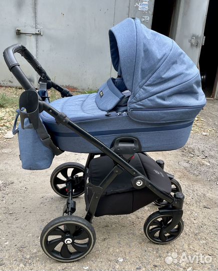 Продаю детскую коляску 2 в 1