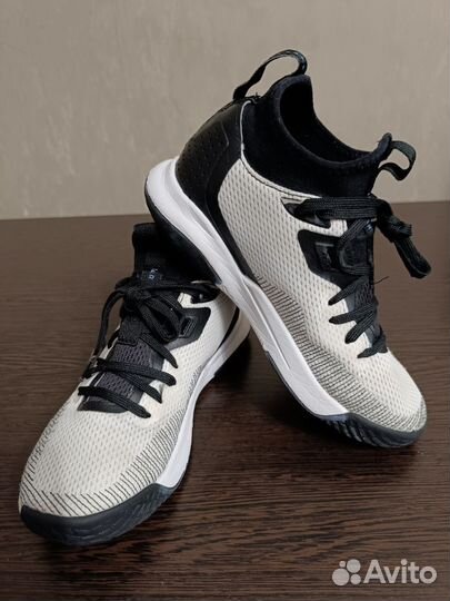 Кроссовки баскетбольные Tarmak 36р