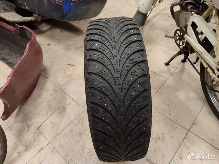 Sava Eskimo Stud 215/65 R16