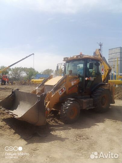 Экскаватор-погрузчик Runmax SE440, 2023