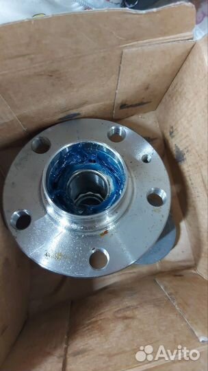 Ступица с подшипником в сборе