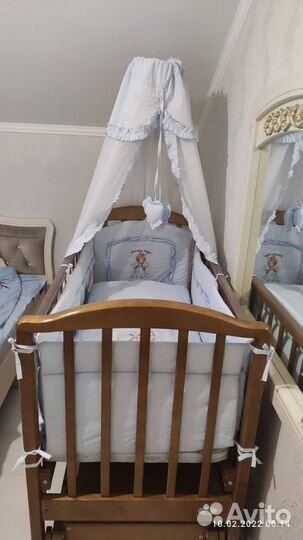 Кроватка манеж с маятником