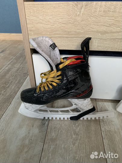 Хоккейные коньки bauer