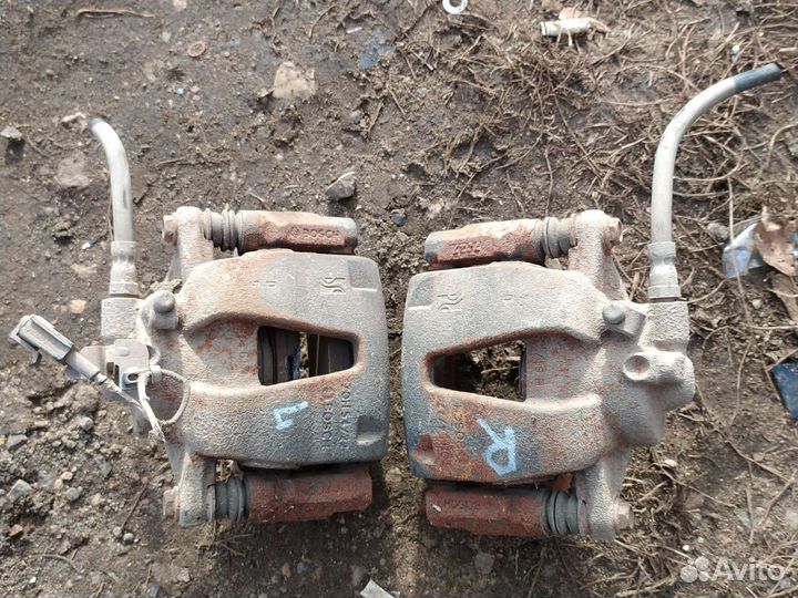 Передние тормозные суппорта fiat grand punto