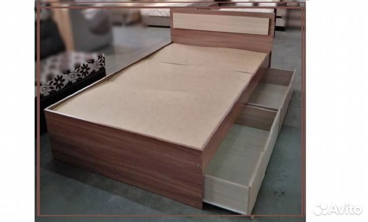 Кровать односпальная с ящиками