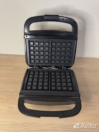 Вафельница Tefal WD170D38