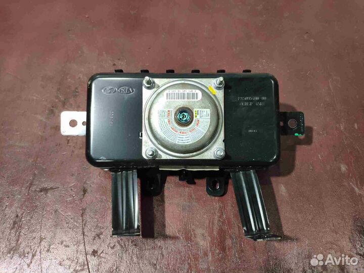 Подушка безопасности в торпедо Hyundai Solaris