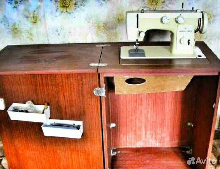Швейная машина Чайка 143