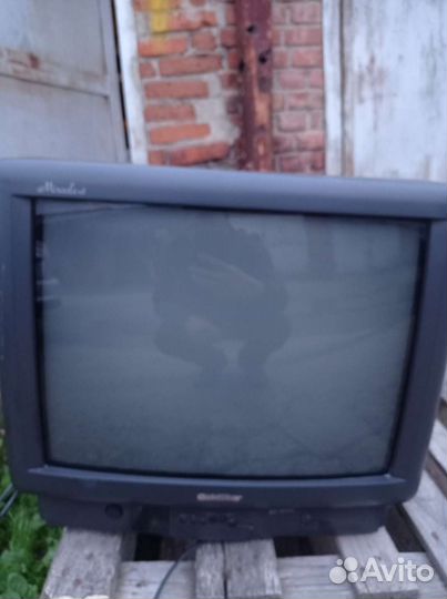 Телевизор бу 2 шт