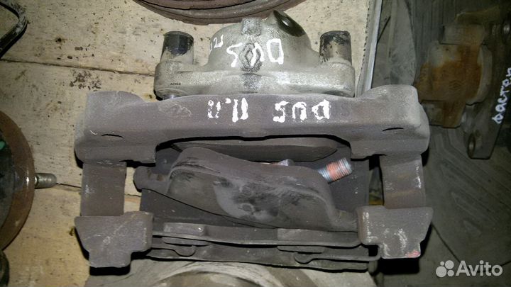 Суппорт Передний правый Renault Duster 4wd