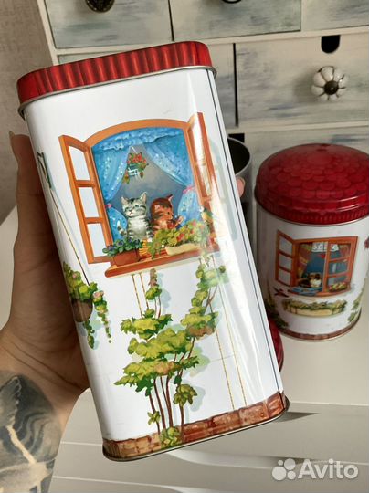 Жестяные банки для сыпучих продуктов (кухня)