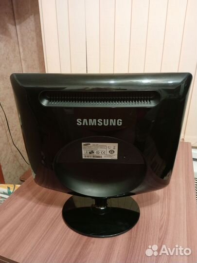 Монитор Samsung 932b