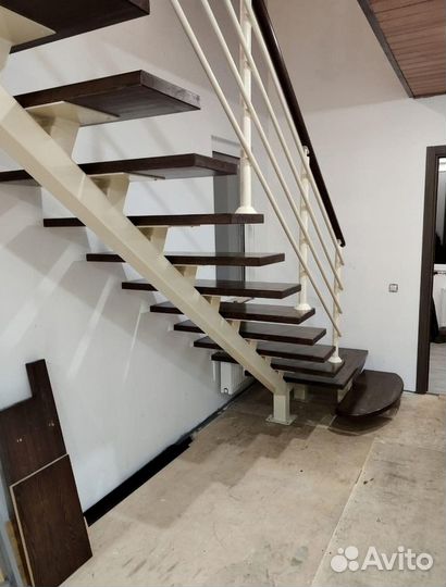 Лестница на второй этаж под ключ
