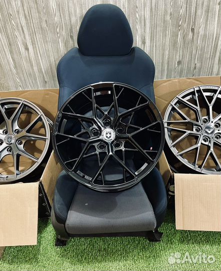 Диски R17 HRE FF10 5x114,3 Gloss Black