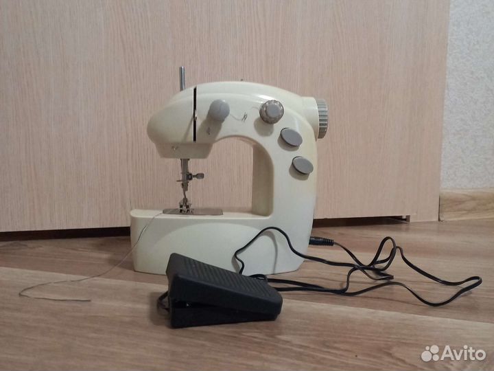 Мини Швейная машина