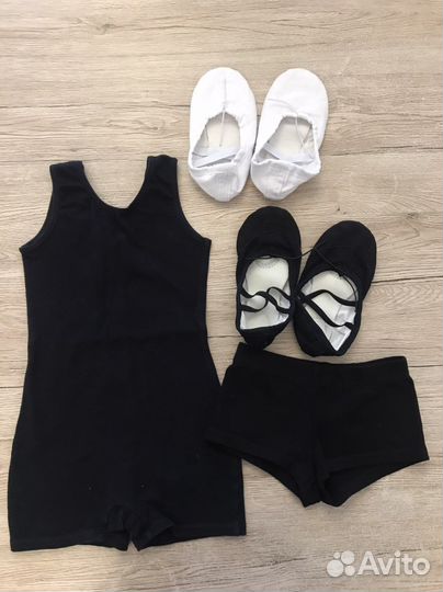 Гимнастический комбинезон и балетки