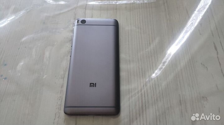 Xiaomi Mi 5S, 3/64 гб