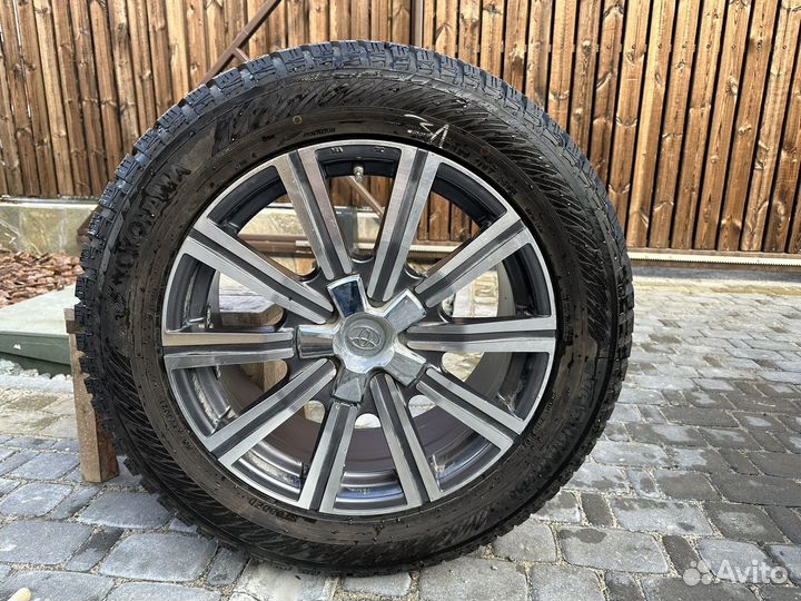 Колеса yokohama зимние шипованные R20