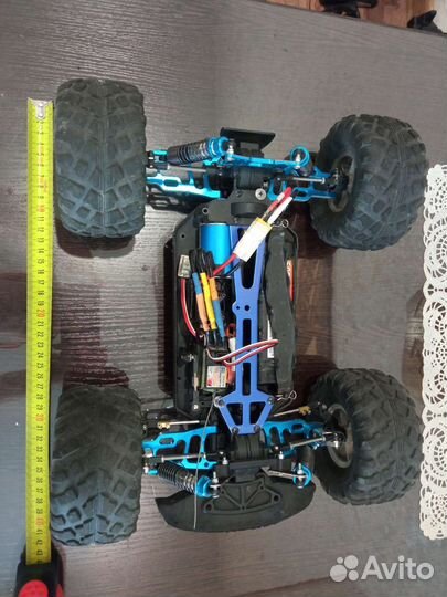 Машина на радиоуправлении 1 10