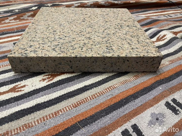 Гранитные подставки под акустику 300/300/40