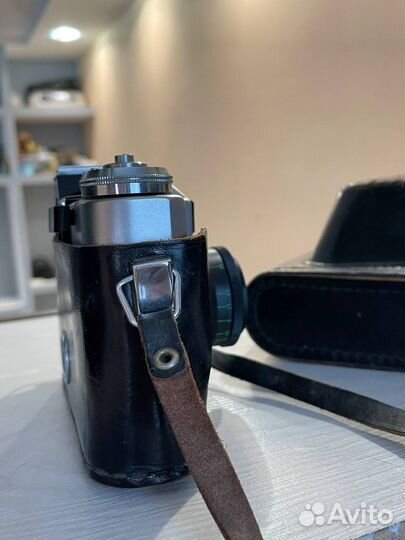 Плёночный фотоаппарат зенит