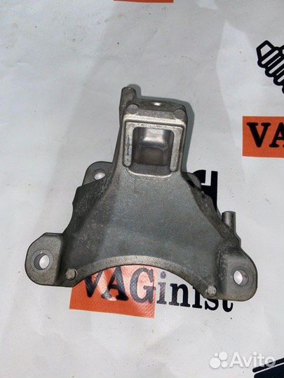 Кронштейн двигателя правый Bmw F10 3.0 N55 2012