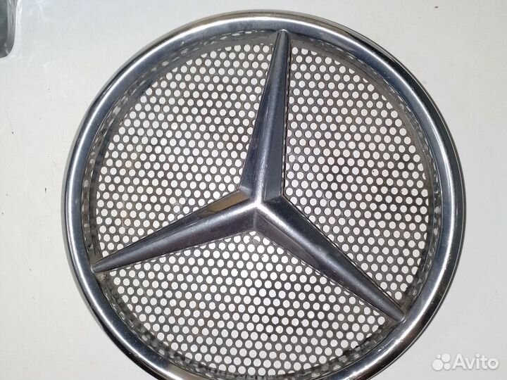 Значок Mercedes