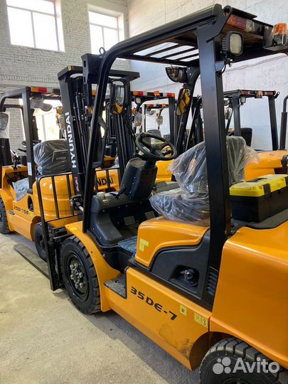 Вилочный погрузчик Hyundai 25DE-7, 2023
