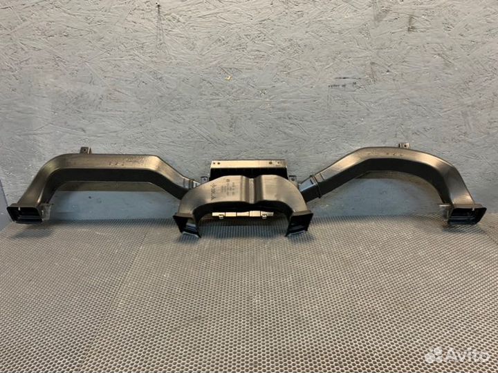 Воздуховод салона передний Volkswagen Teramont