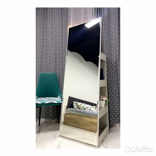 Новое напольное зеркало с полками