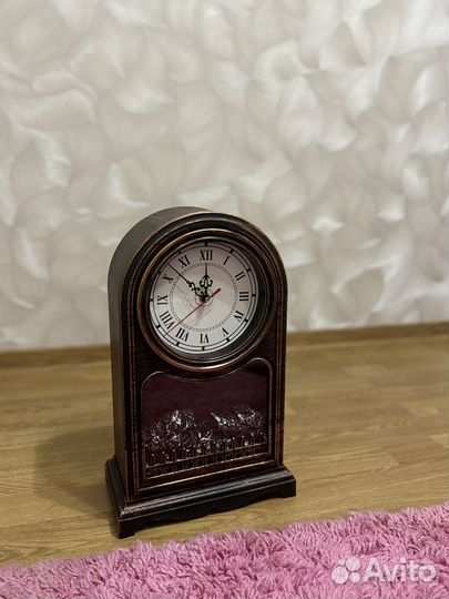 Декоративный камин с часами